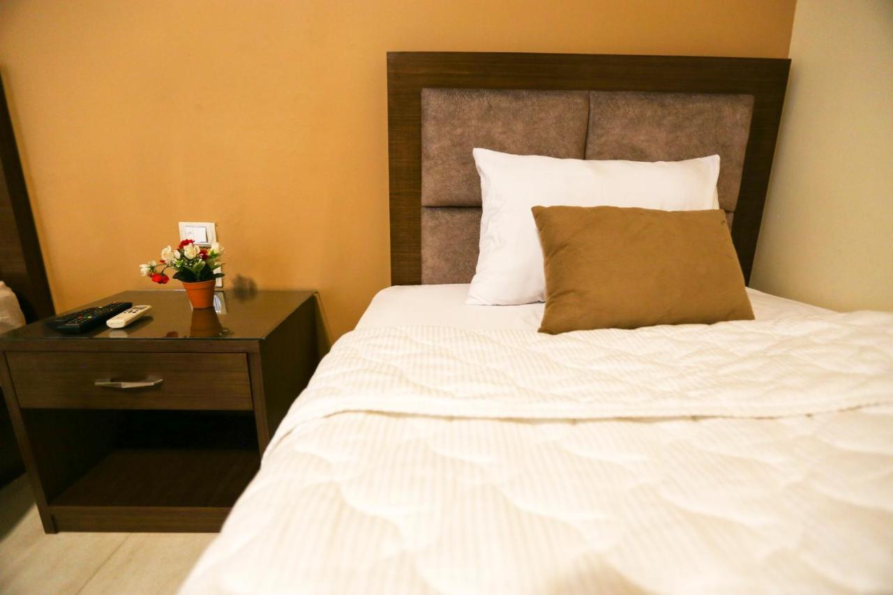 Valencia Boutiqe Cairo Hostel Εξωτερικό φωτογραφία